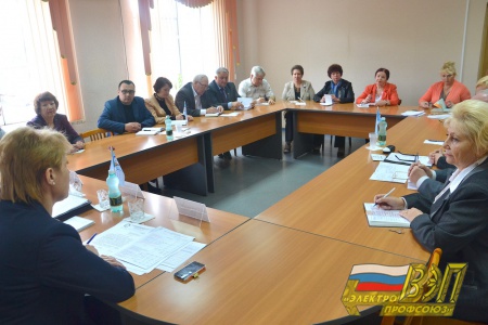 Наталья Безбородова встретилась с профсоюзными лидерами области