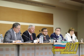 Генеральный Совет ФНПР определил задачи профсоюзов в связи с изменениями в законодательстве РФ.