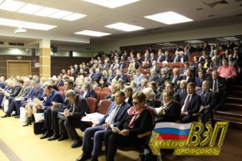 Генеральный Совет ФНПР определил задачи профсоюзов в связи с изменениями в законодательстве РФ.