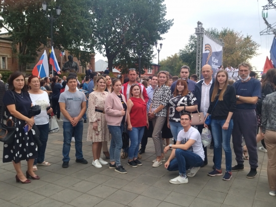Акция поддержки референдумов в Оренбурге собрала около 4000 участников